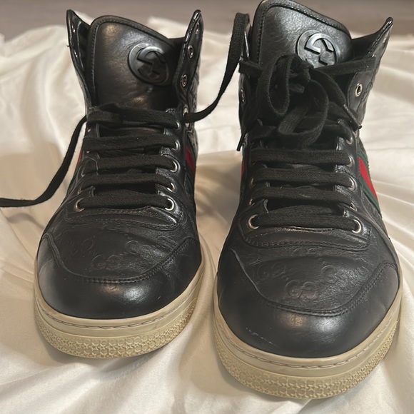 Authentic Gucci sneakers gently worn - Picture 2 of 9